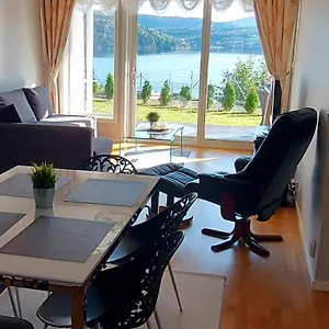 Bjornestrand Fjordside View , Bergen Norwegia